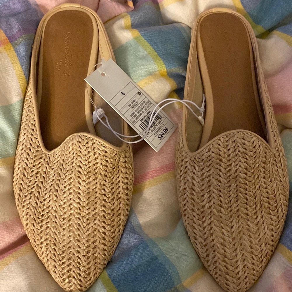Universal thread mule/flats